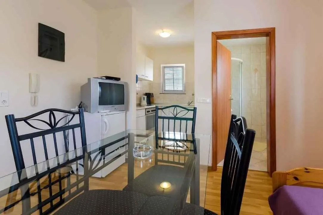 Apartments In Crikvenica 5281