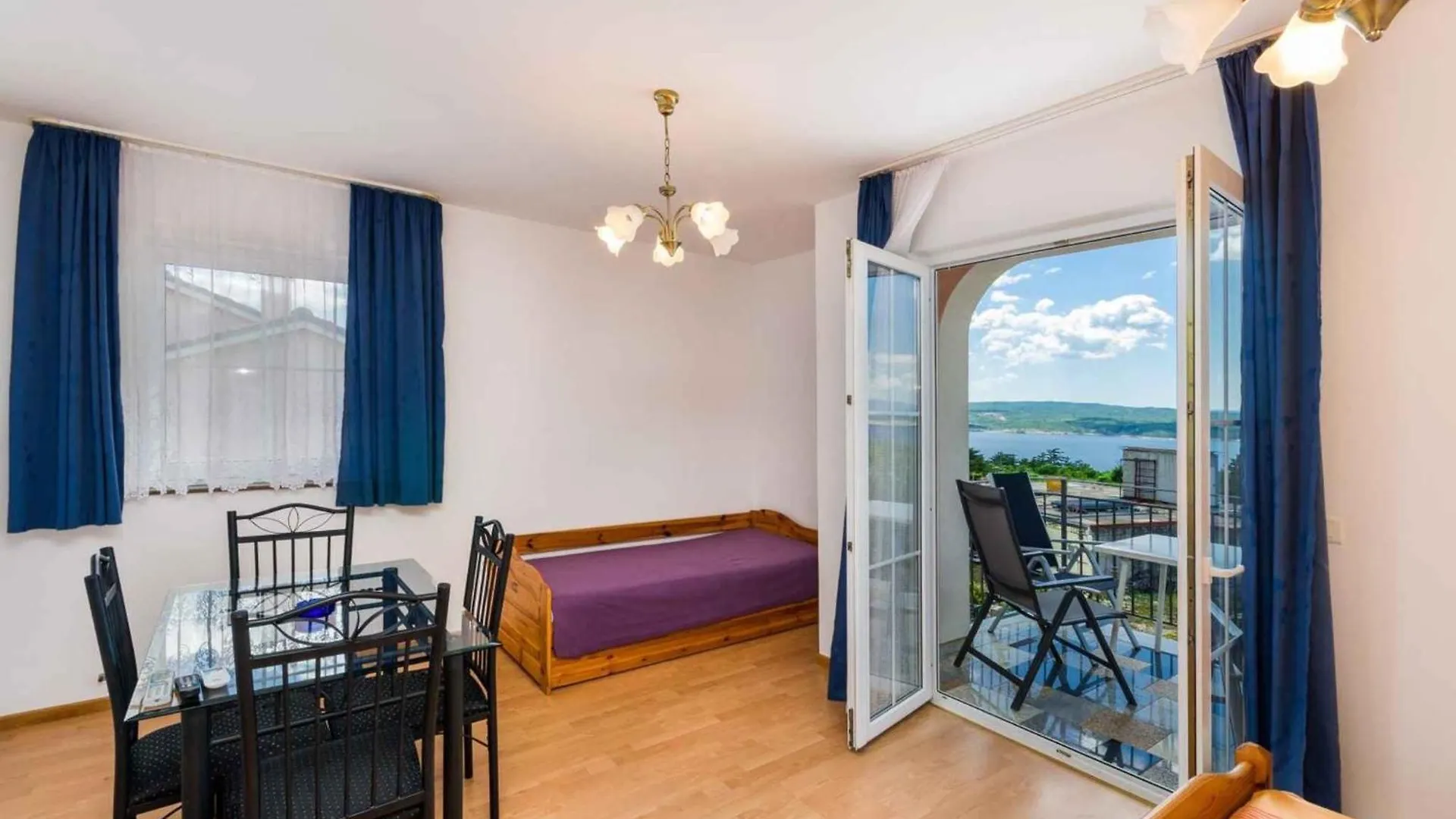 Apartments In Crikvenica 5281