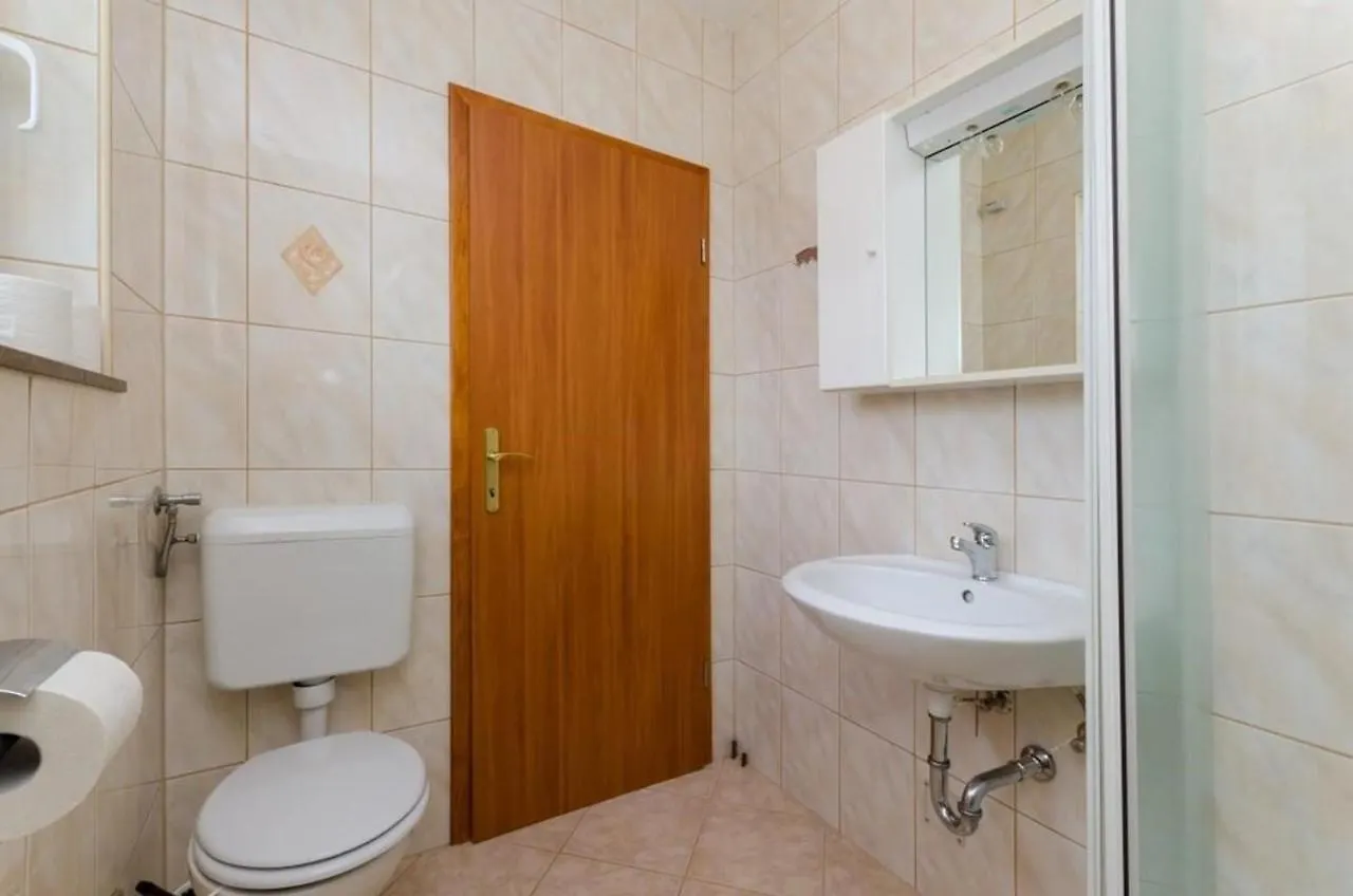 Apartments In Crikvenica 5281 Хорватия