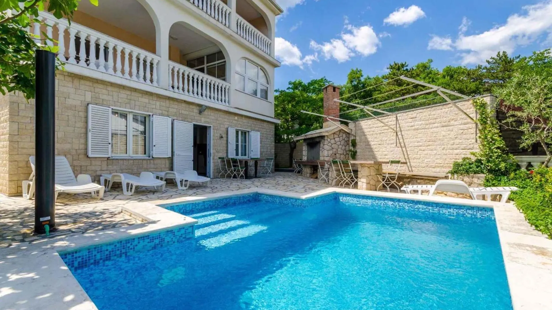 Apartments In Crikvenica 5281