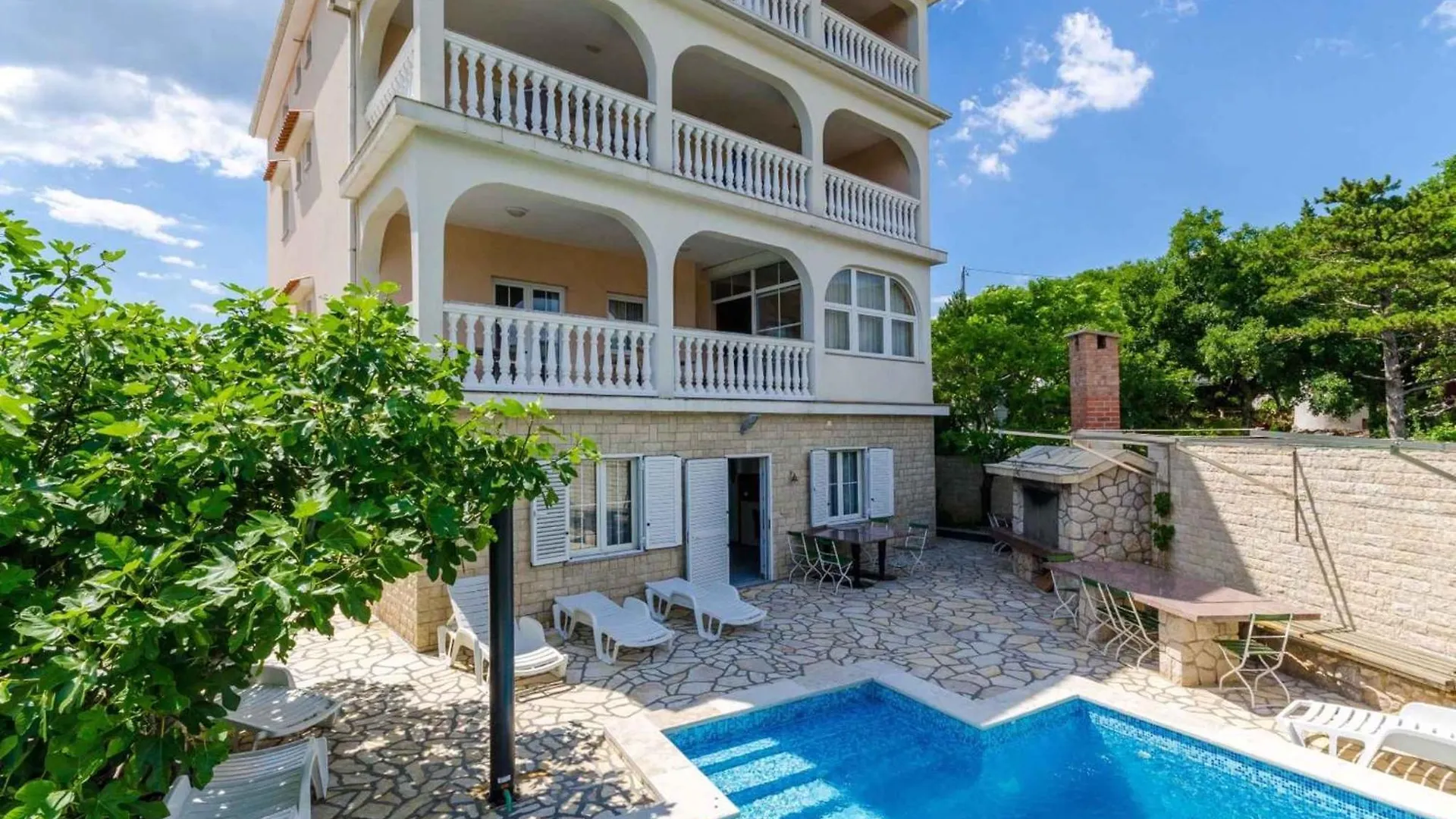 Apartments In Crikvenica 5281